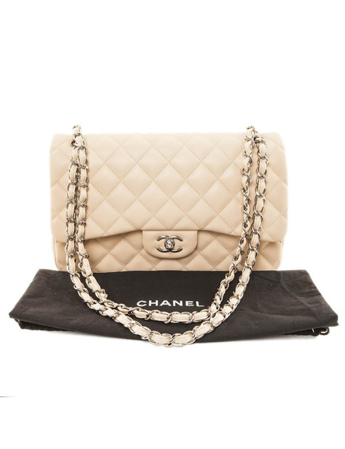 Sac jumbo CHANEL cuir d'agneau matelassé beige