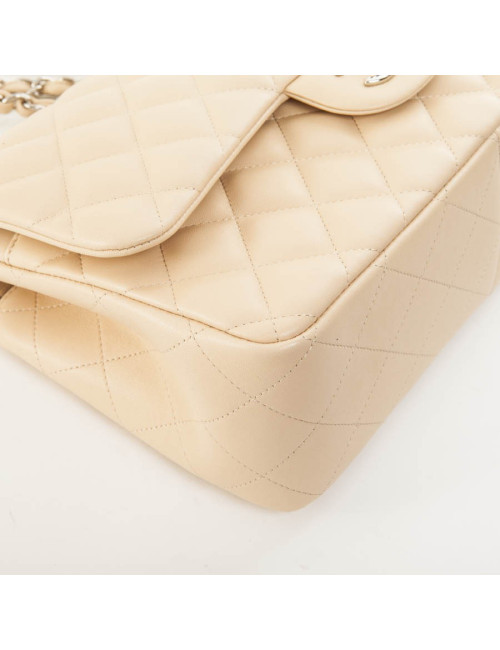 Sac jumbo CHANEL cuir d'agneau matelassé beige