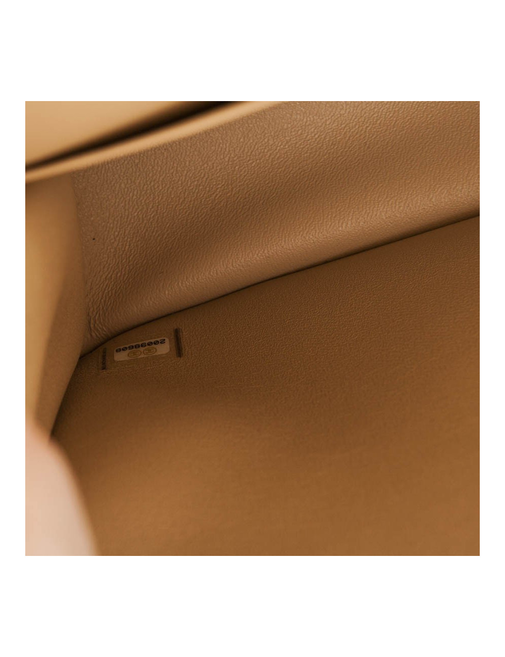 Sac jumbo CHANEL cuir d'agneau matelassé beige