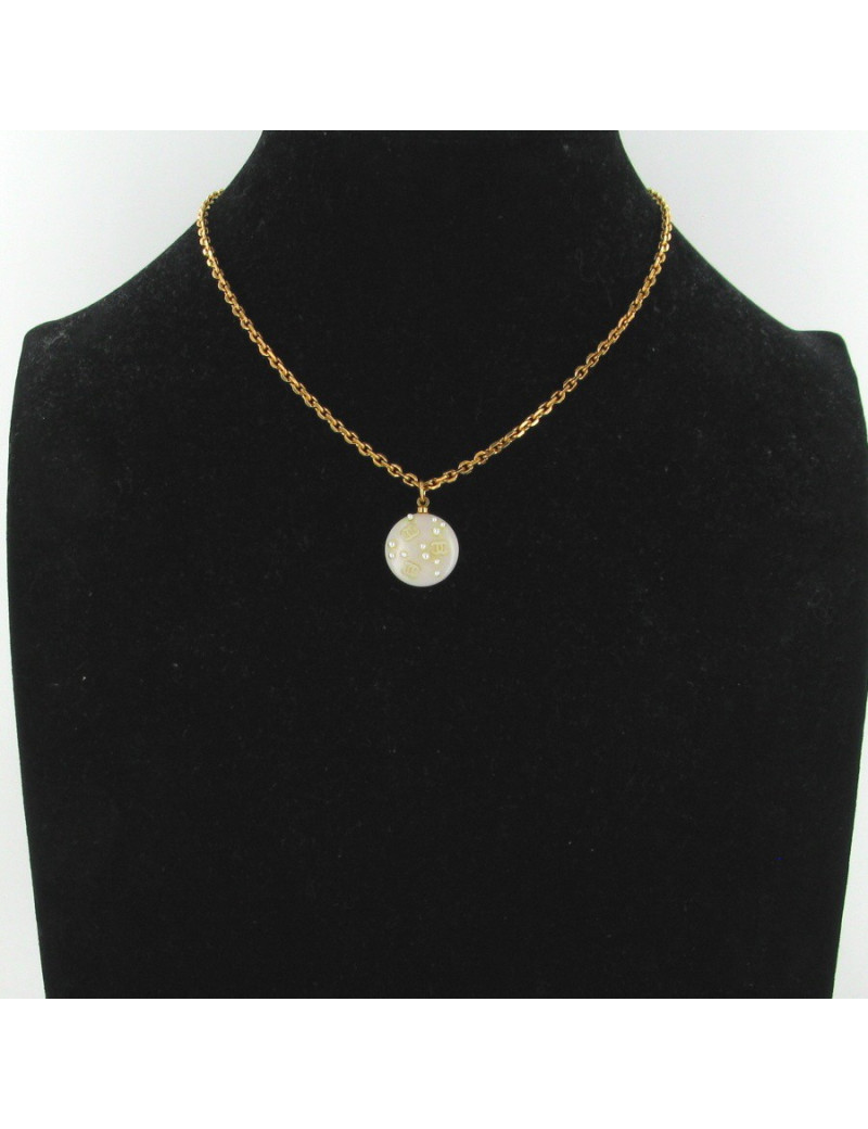 Pendentif perles et CC CHANEL