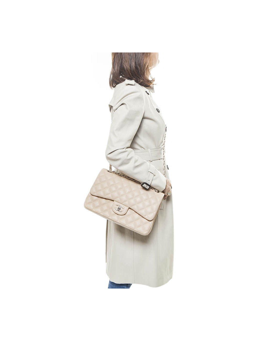 Sac jumbo CHANEL cuir d'agneau matelassé beige
