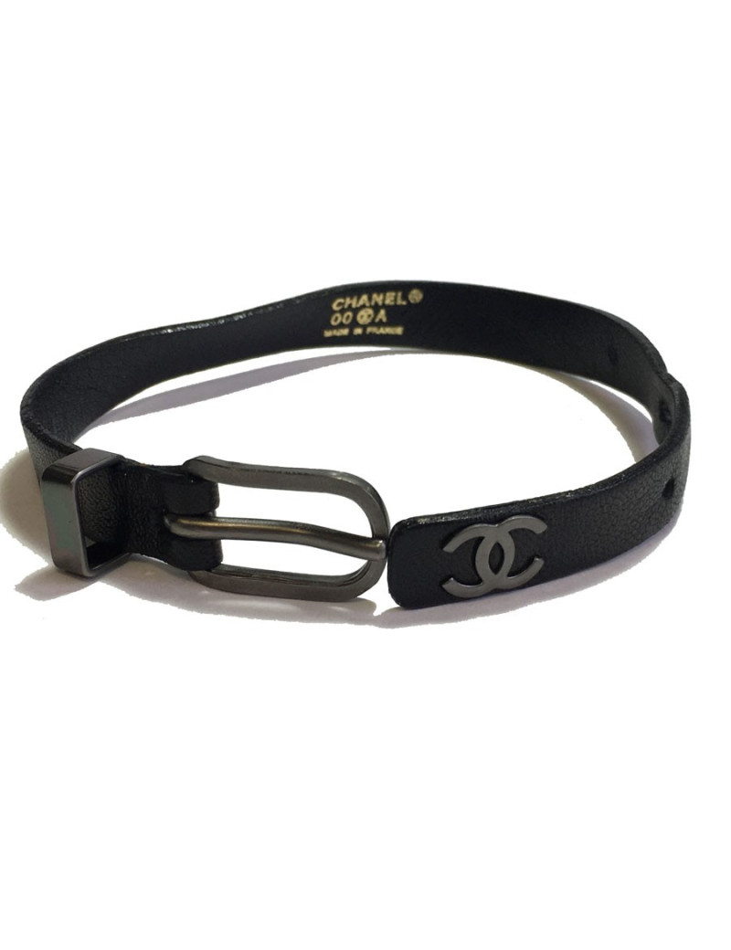 Bracelet CHANEL en cuir d'agneau lisse noir fermoir en métal argenté