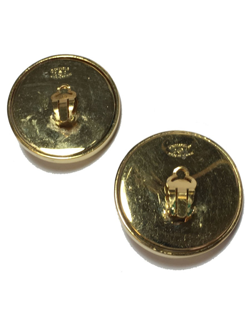  CHANEL vintage clip-on earrings in gilded metal and pearls