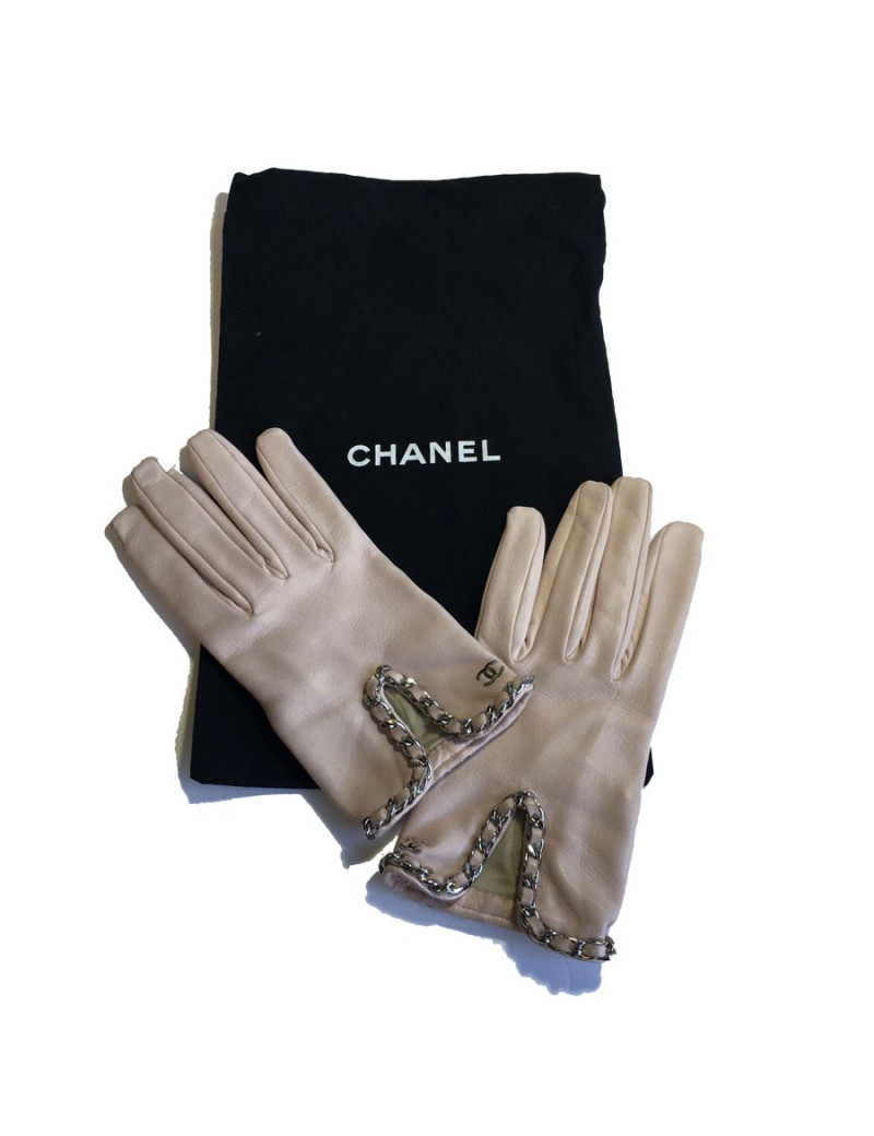 Gants CHANEL cuir d'agneau rose pâle et chaine argentée taille 8