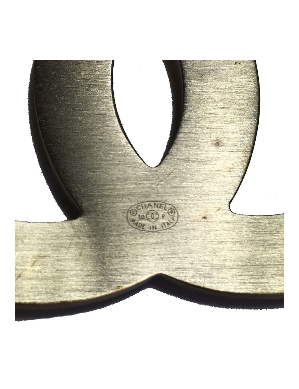 Broche CHANEL CC en strass et métal doré or pâle