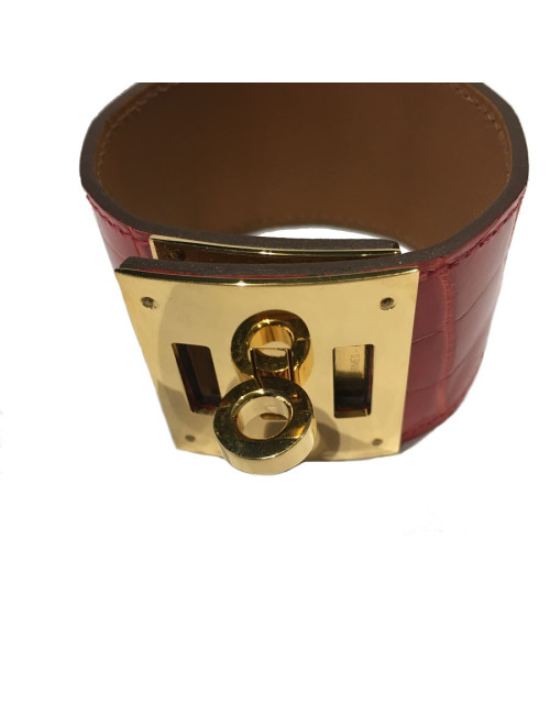 Manchette HERMES "Kelly dog" en alligator couleur géranium