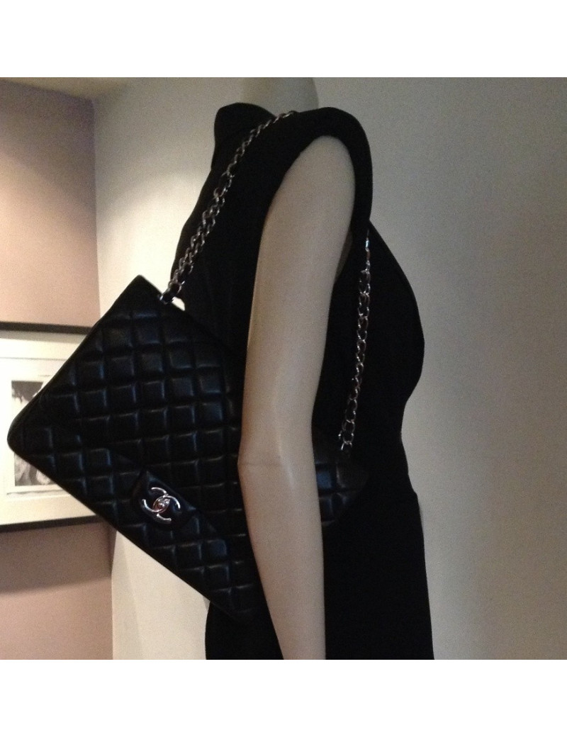 Maxi Jumbo agneau matelassé noir CHANEL