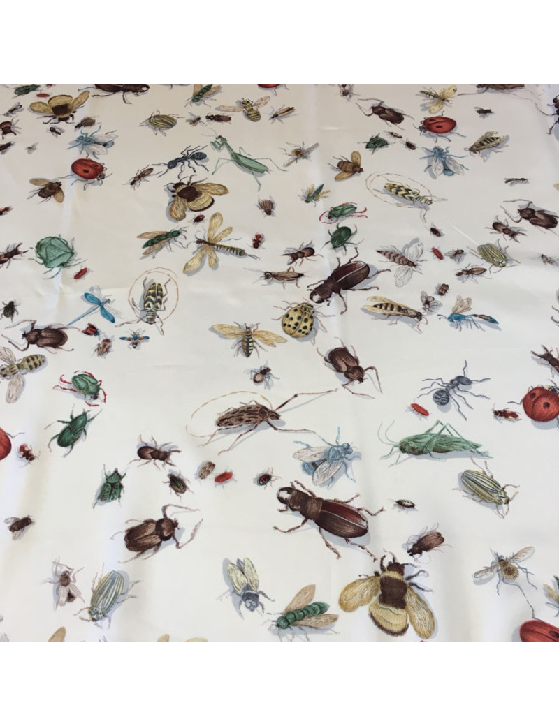 A NETTOYER Carré HERMÈS en soie ivoire et bordure beige foncé 