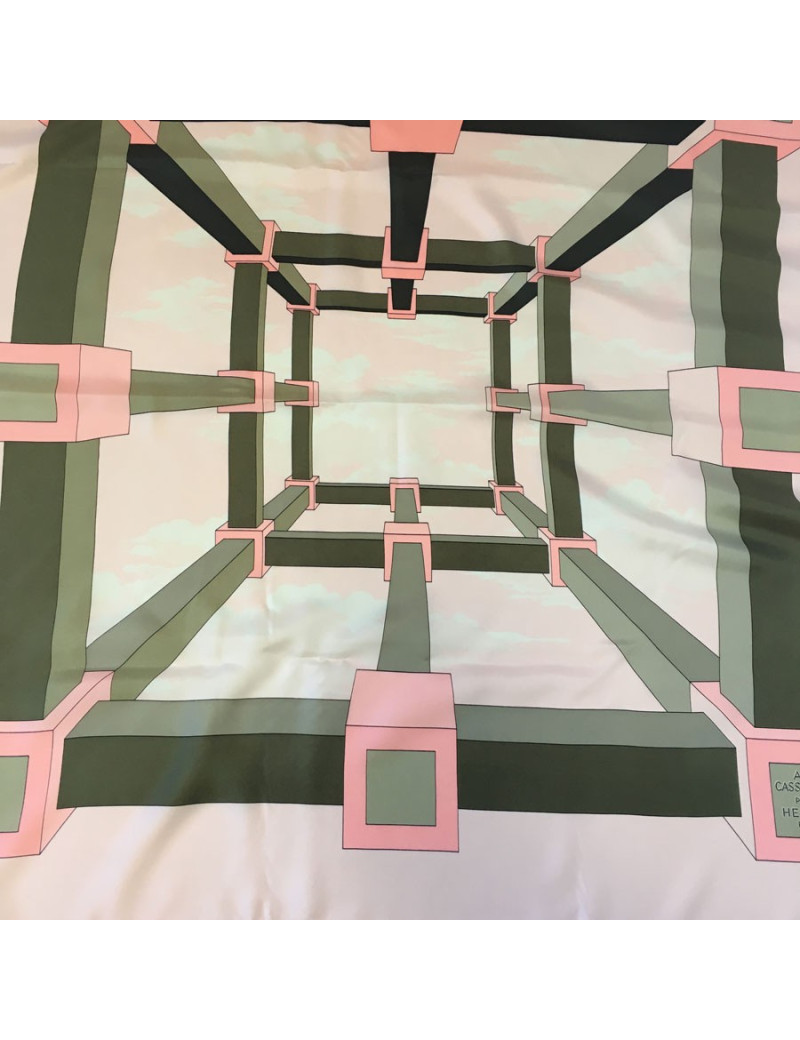 Carré HERMÈS A.M CASSANDRE pour HERMES en soie rose