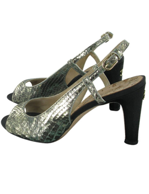 Sandales T 37 CHANEL en python gris argent