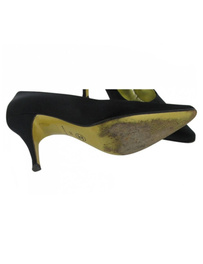 Couture CHANEL in black Duchess satin pumps