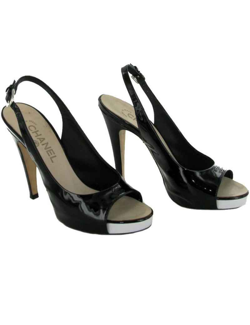 Escarpins T37 CHANEL en cuir vernis noir et blanc