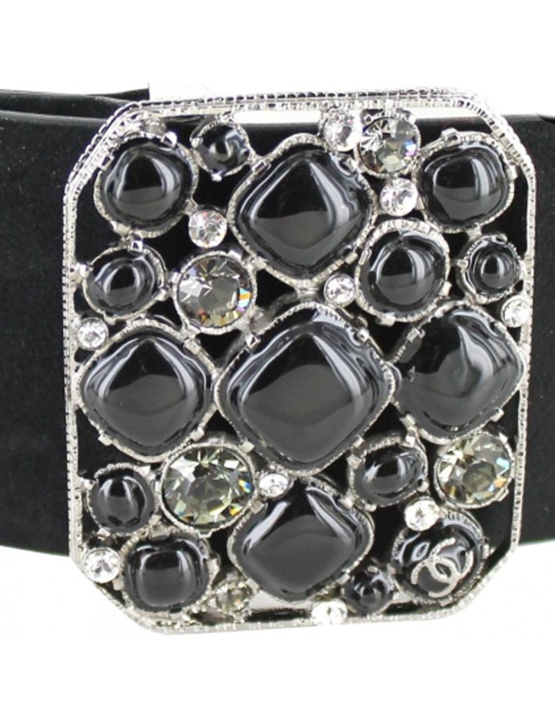 Ceinture CHANEL en veau velours noir boucle bijou noir et argent