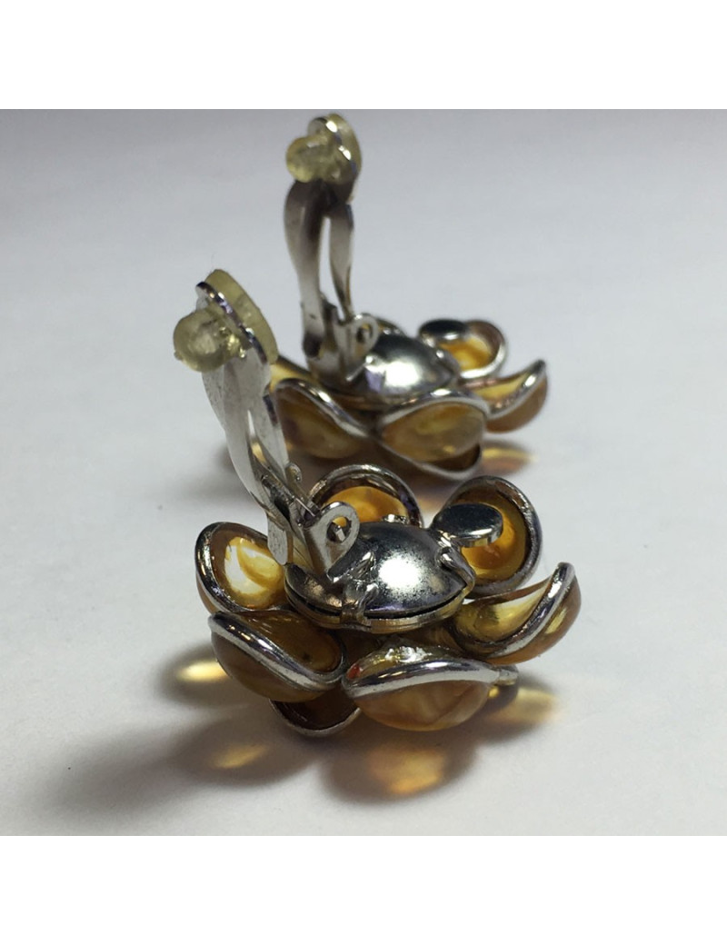 Boucles d'oreille clips MARGUERITE DE VALOIS fleur en pâte de verre  couleur ambre