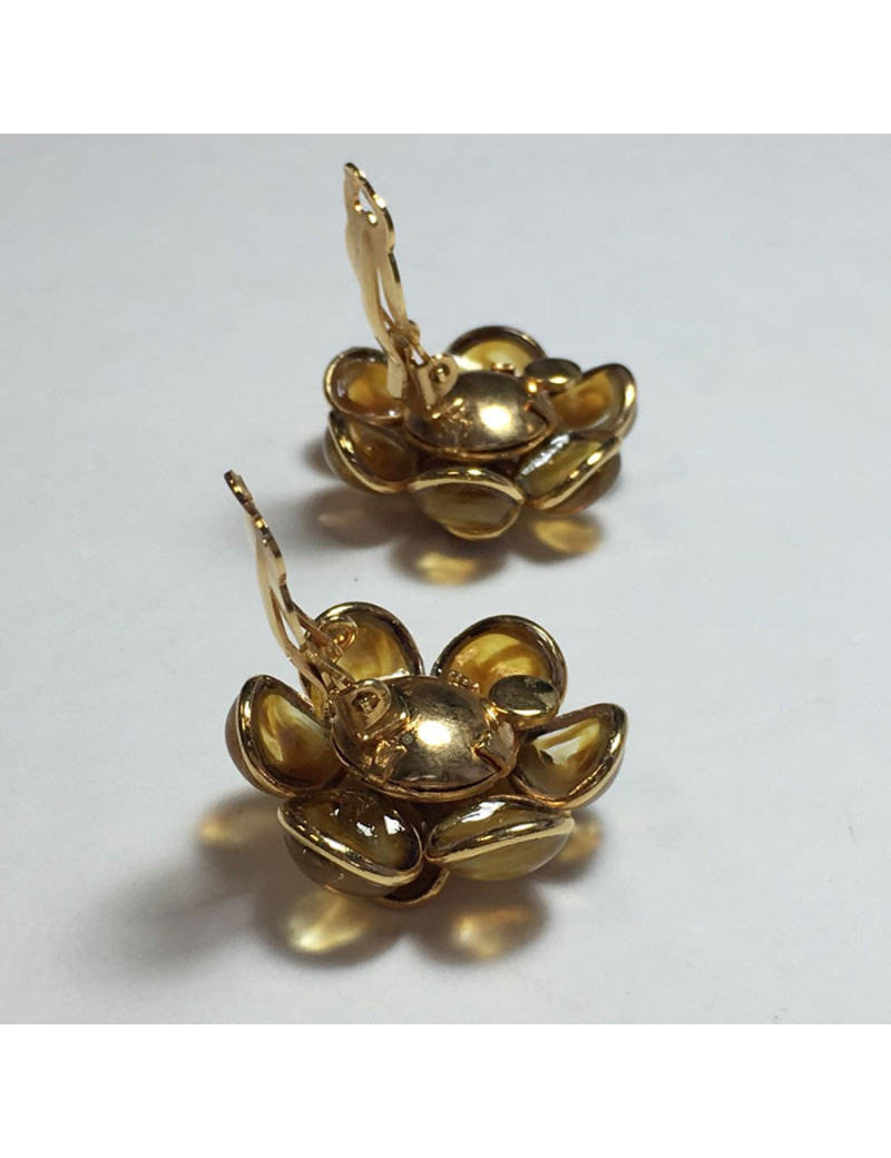 Boucles d'oreille clips  MARGUERITE DE VALOIS fleur en pâte de verre ambre