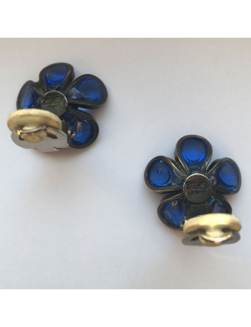 xxx Boucles d'oreille clips MARGUERITE DE VALOIS fleurette en pâte de verre bleu foncé