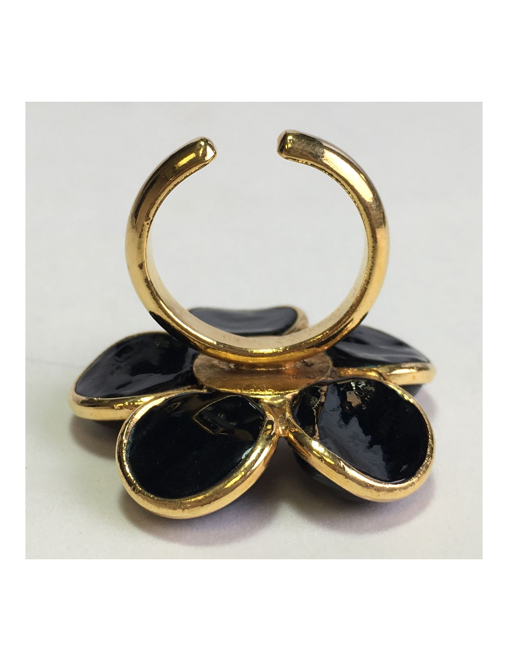 MARGUERITE DE VALOIS Flower Ring in Black Molten Glass with a Rhinestone
