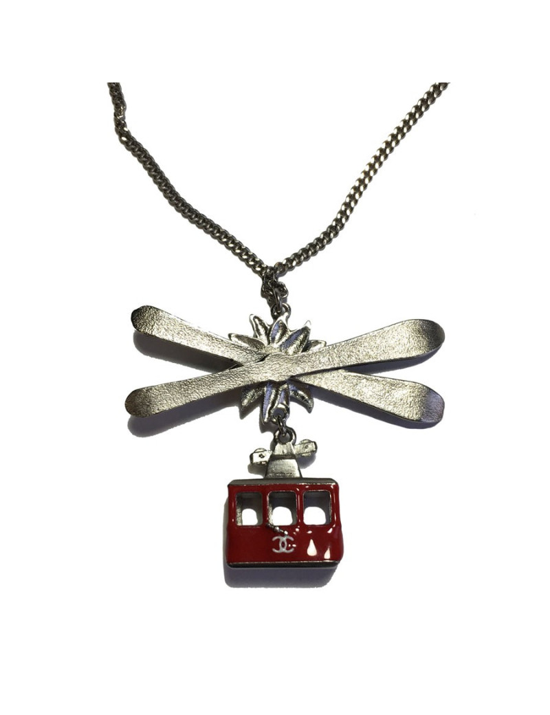 Collier CHANEL  collection Paris-Salzburg pendentif skis et funiculaire