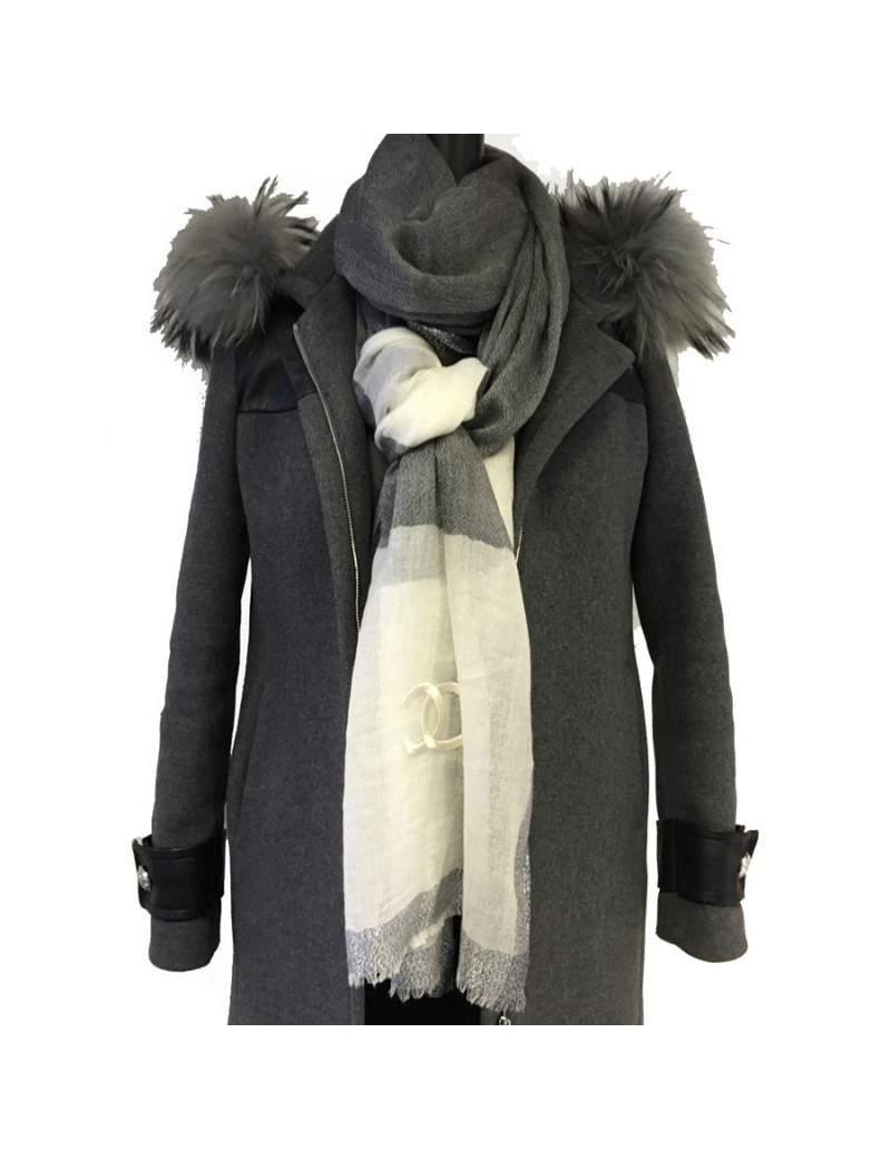 CHANEL shawl in ivory and anthracite silk