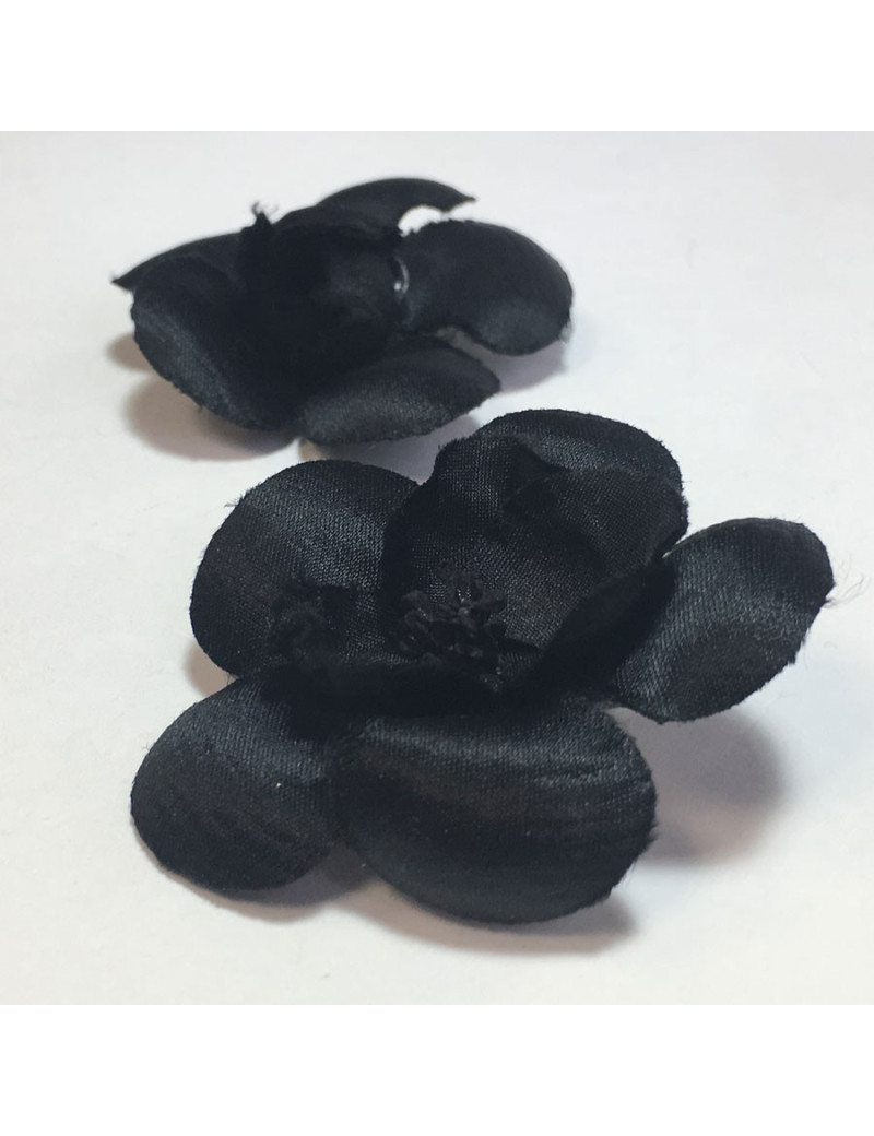 Earrings clips CHANEL camellias in vintage black silk