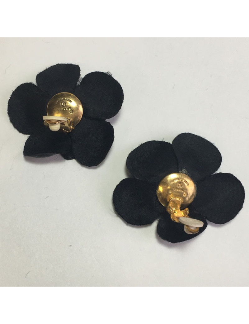 Earrings clips CHANEL camellias in vintage black silk