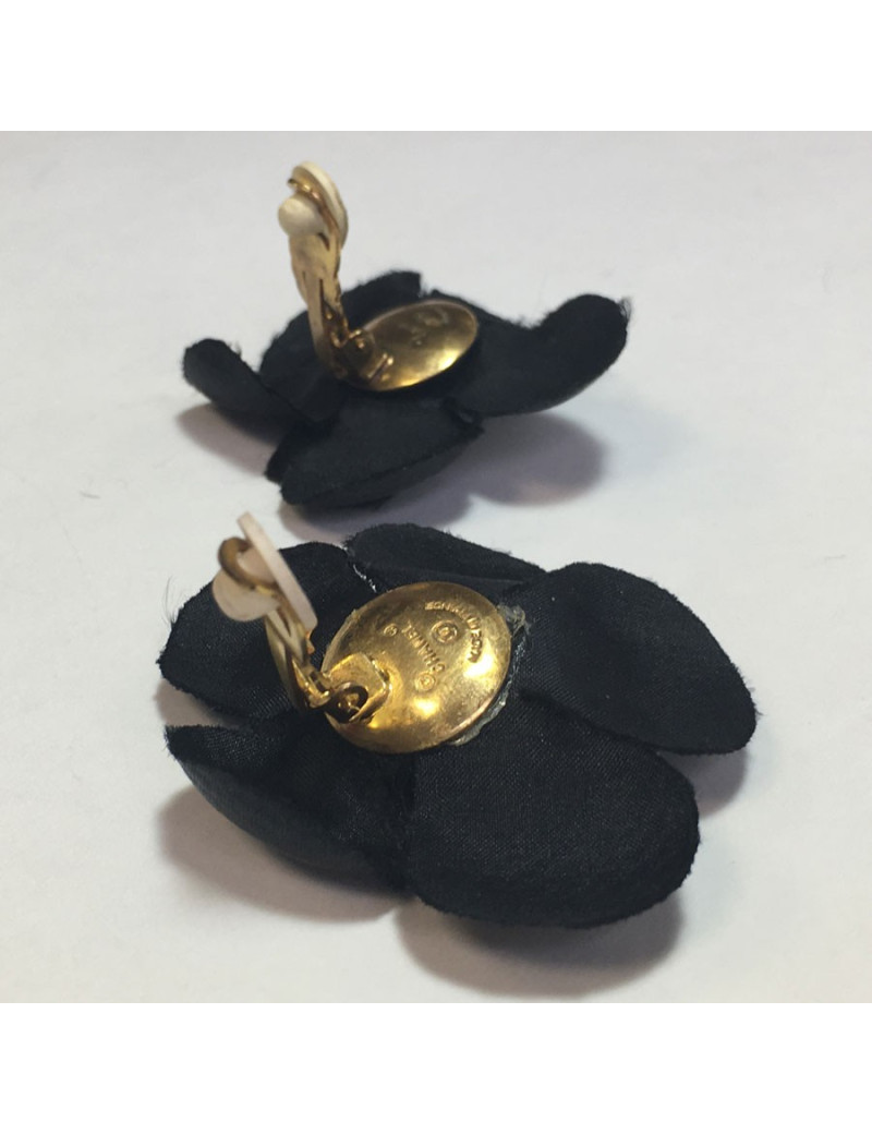 Earrings clips CHANEL camellias in vintage black silk