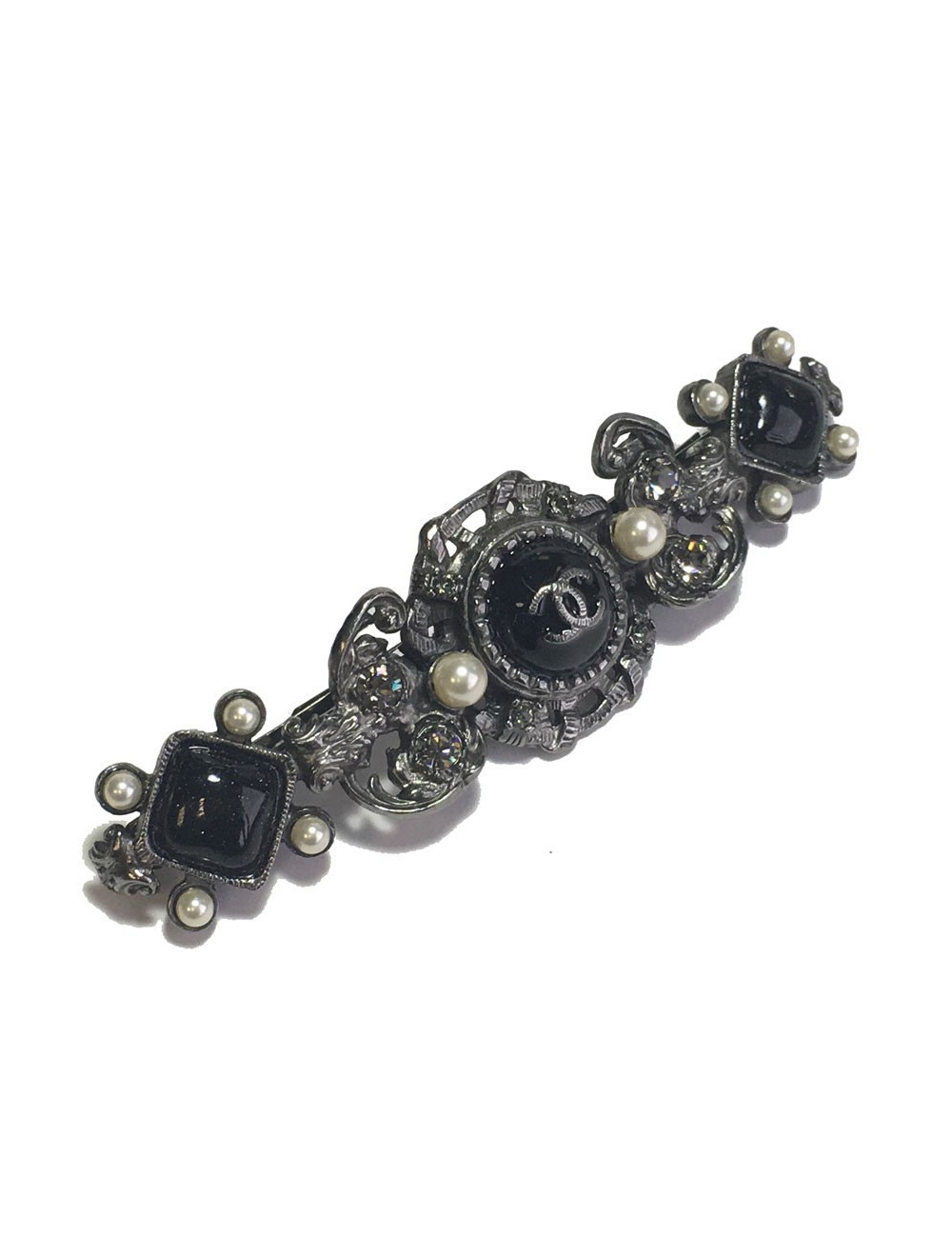 Barrette CHANEL en métal argenté perles nacrées, strass et pâte de verre noir pailletée