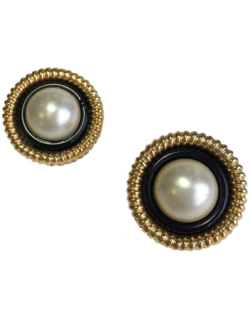 Boucles d'oreille clips CHANEL Vintage perle nacrée et métal doré