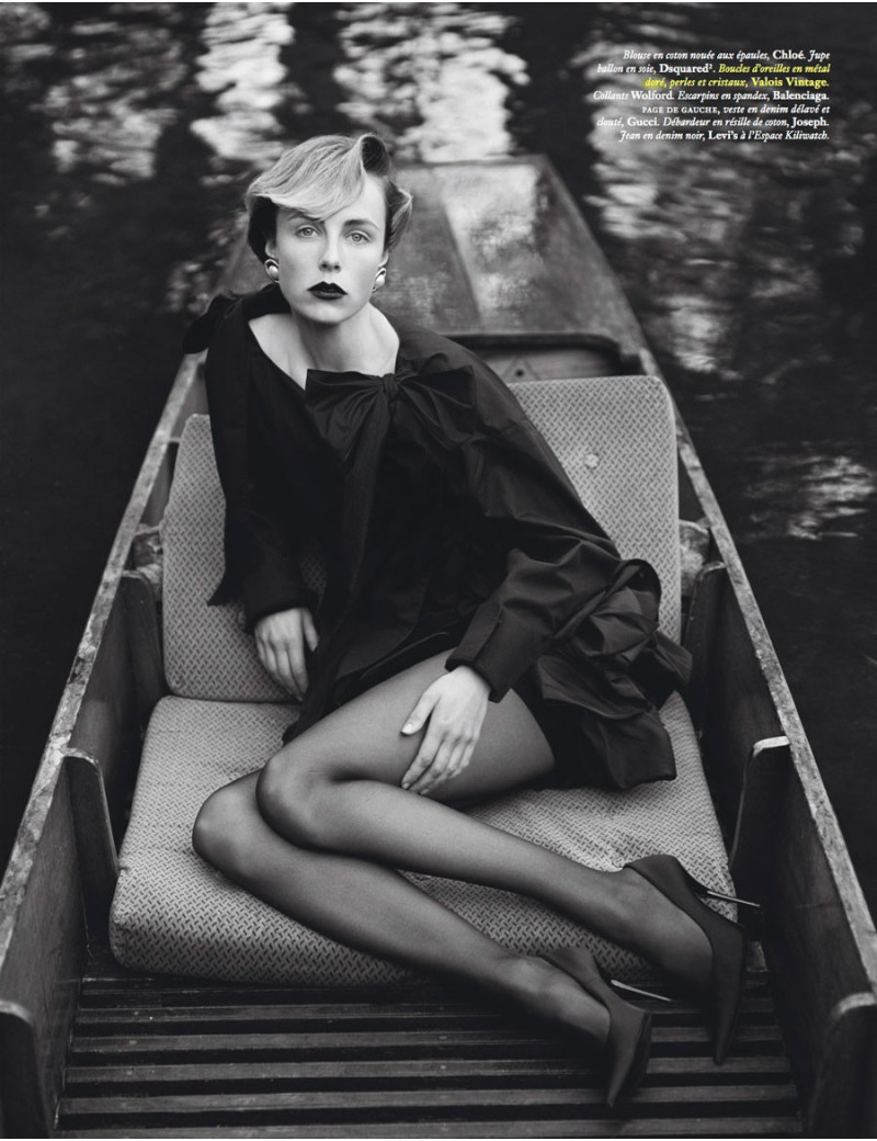 Boucles d'oreille clips CHANEL Vintage perle nacrée et métal doré