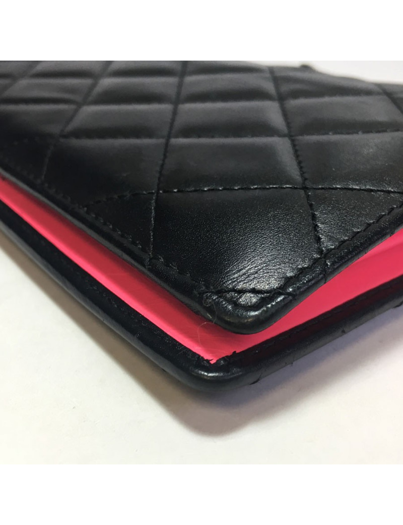 Portefeuille CHANEL Cambon en cuir matlassé noir intérieur rose