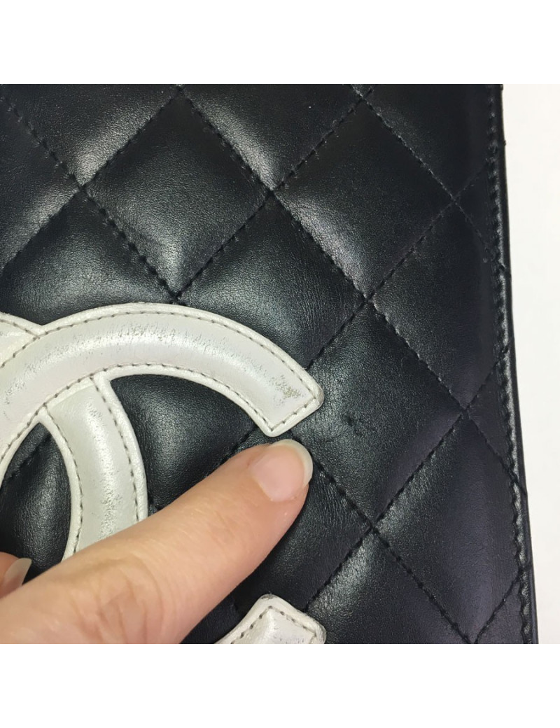 Portefeuille CHANEL Cambon en cuir matlassé noir intérieur rose