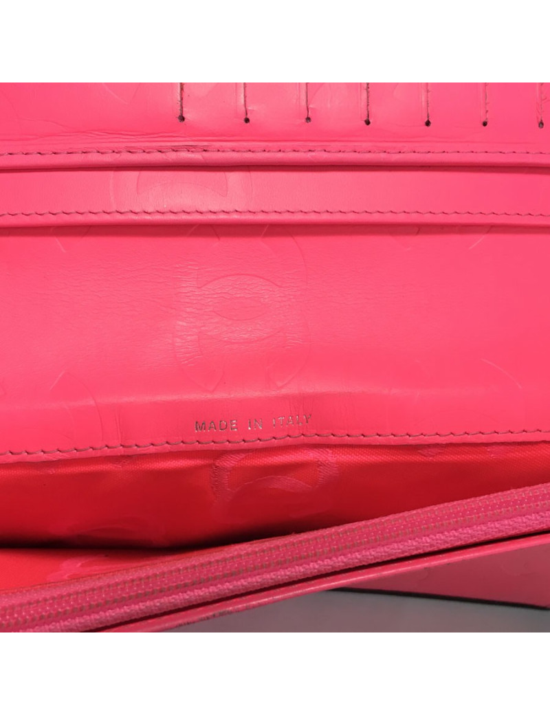 Portefeuille CHANEL Cambon en cuir matlassé noir intérieur rose