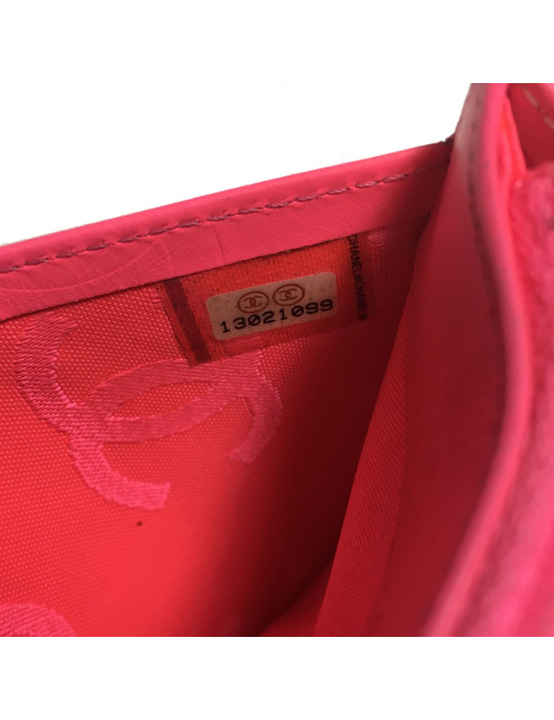 Portefeuille CHANEL Cambon en cuir matlassé noir intérieur rose