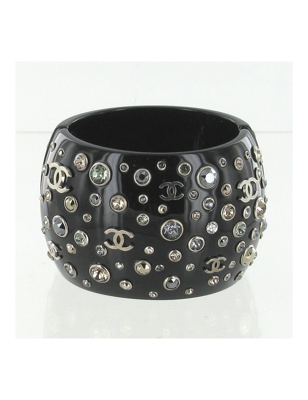 Manchette CHANEL strass multicolores et CC palladiés