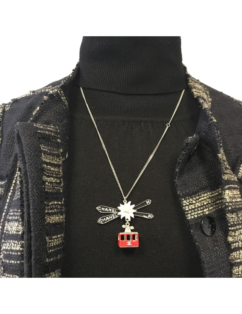 Collier CHANEL  ???