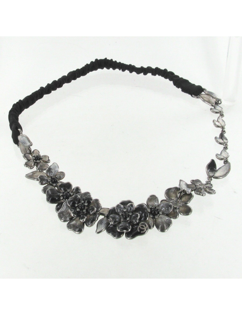 Serre- tête camélias CHANEL en pâte de verre