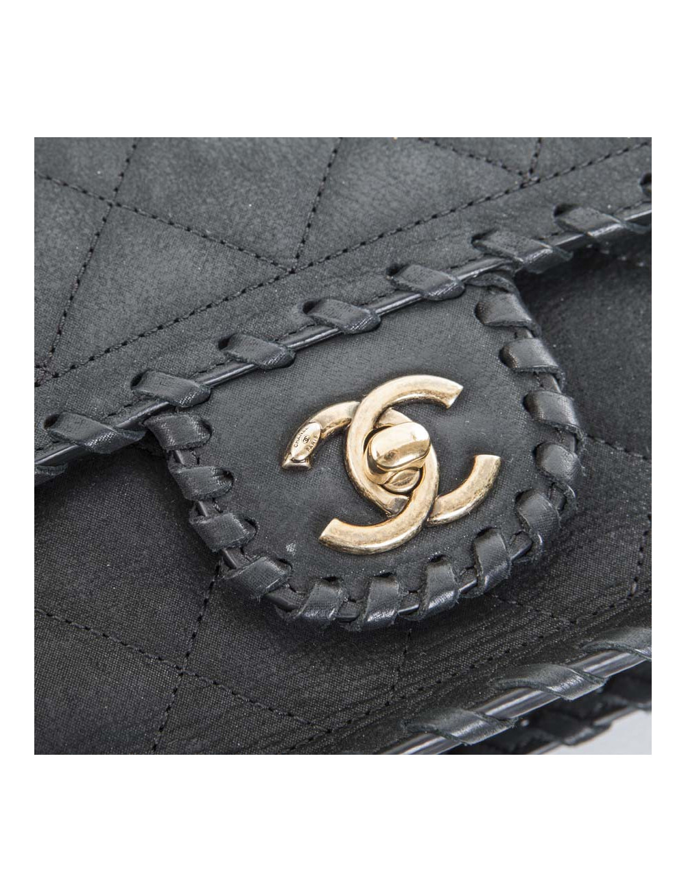 CHANEL dark green quilted leather bag