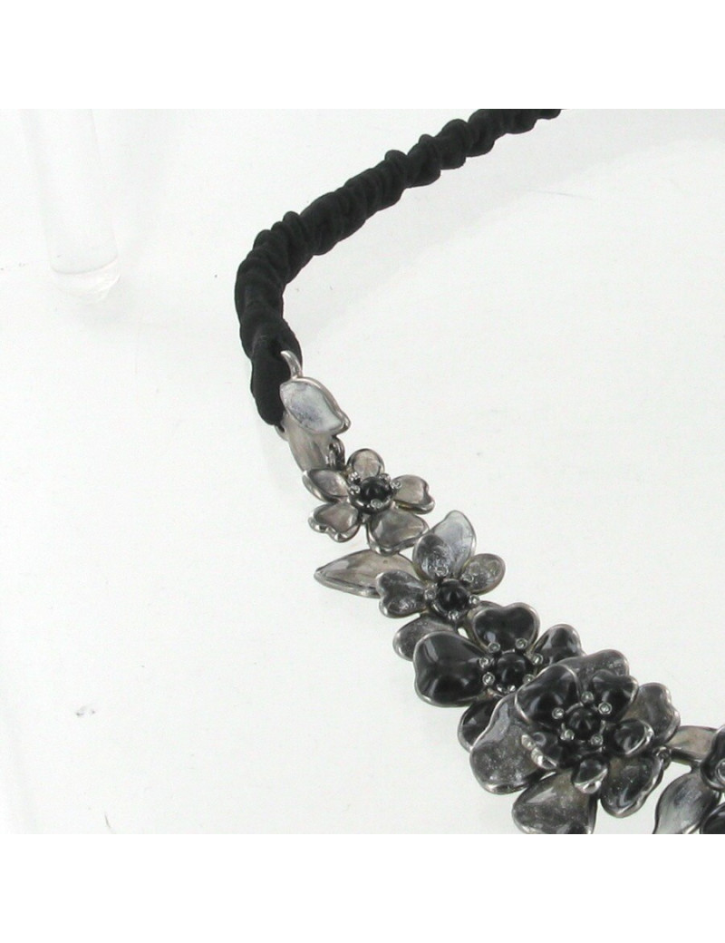 Serre- tête camélias CHANEL en pâte de verre