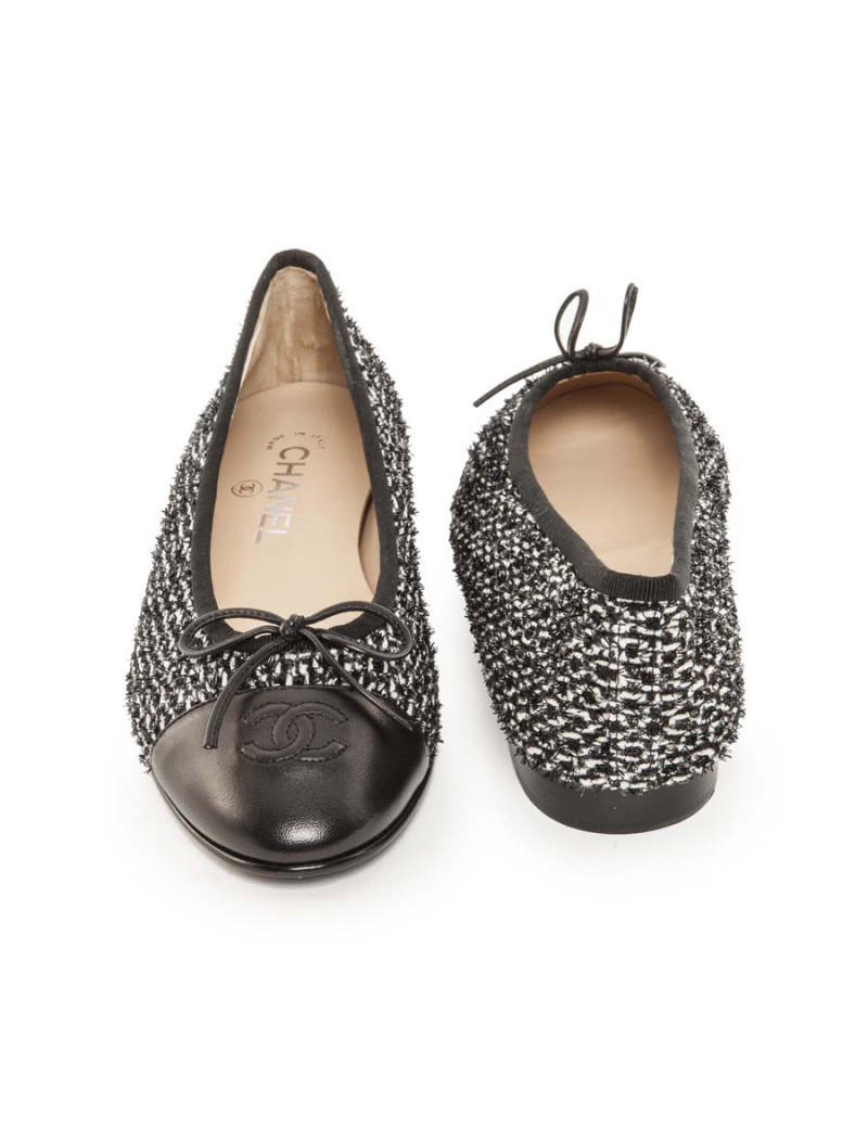 Ballerines CHANEL T 38.5 fr bicolores blanc et noir