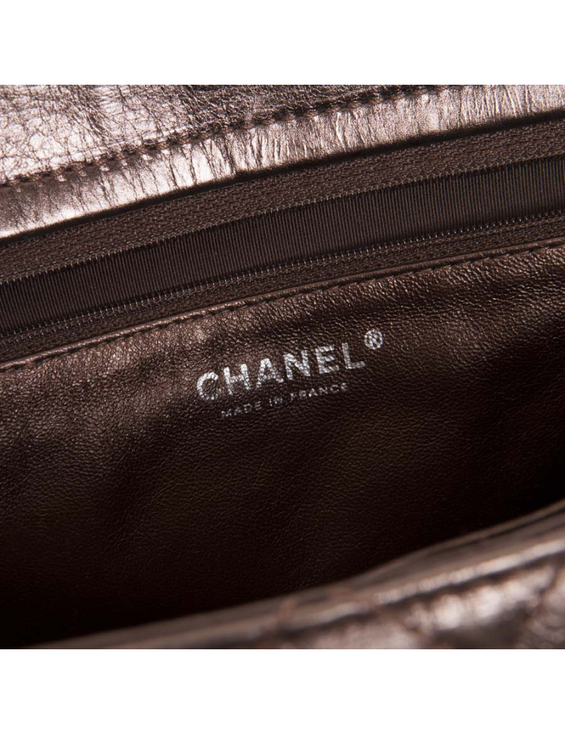 CHANEL tote bag in Glossy brown shiny quilted leather 