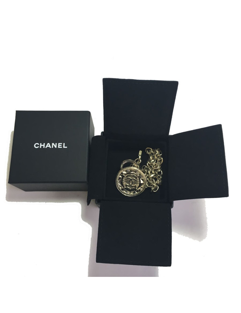 Collier CHANEL en métal couleur or pâle