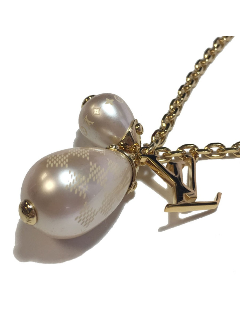 xxx Collier LOUIS VUITTON en métal doré et perles nacrées 