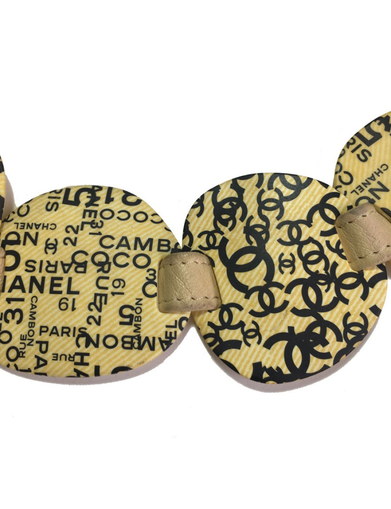 CHANEL T90 belt in beige leather and yellow plastic parts