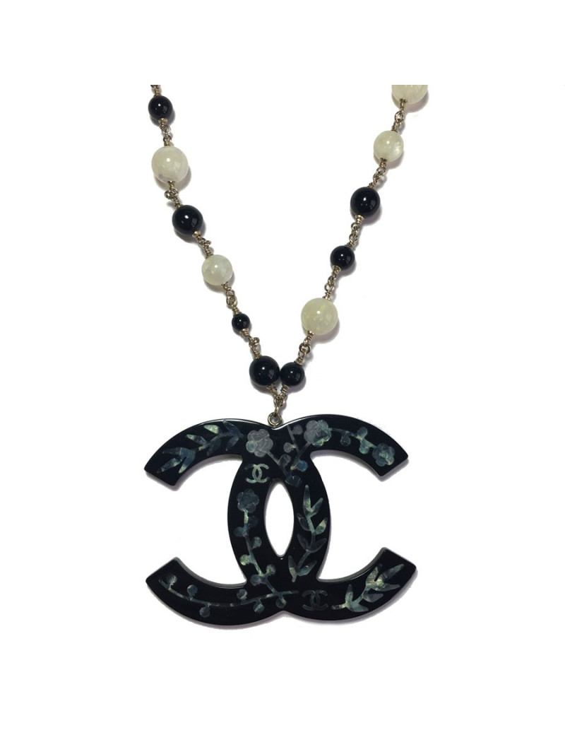 CHANEL CC pendant necklace with gilded metal, black and pearly pearls