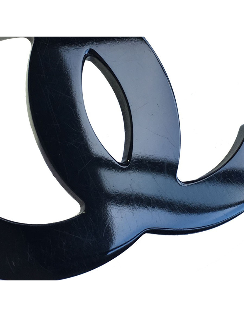 Collier CHANEL CC en résine noire incrustée de nacre, perles noires et nacrées