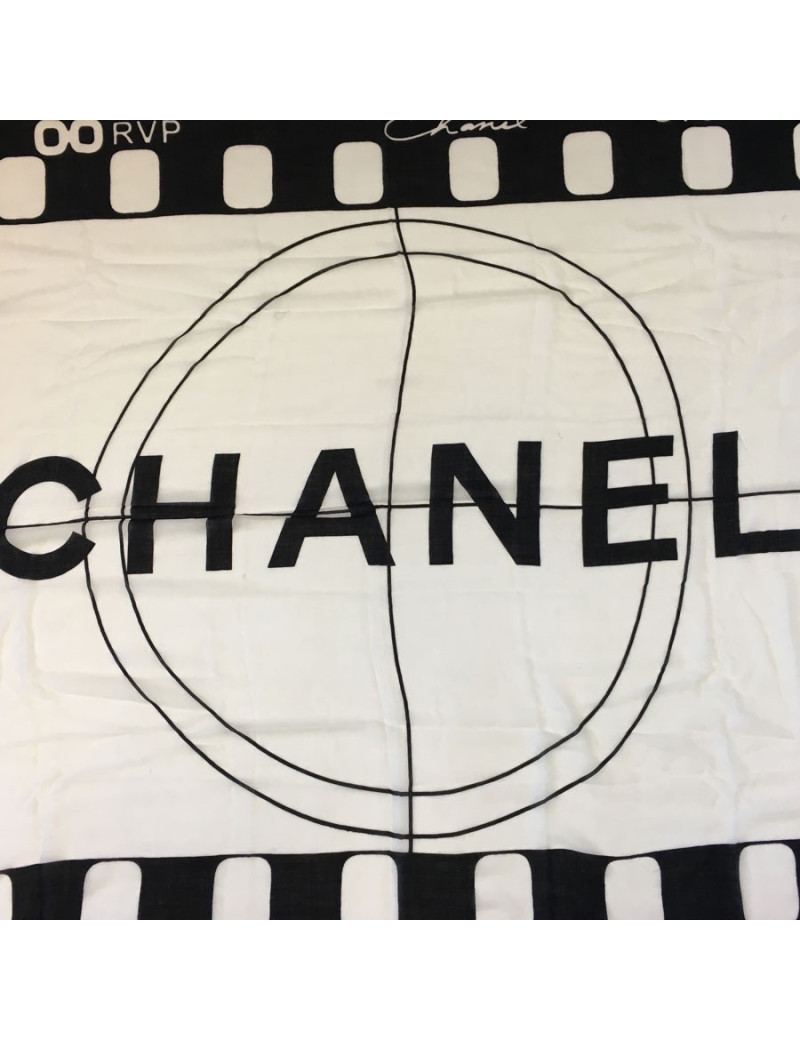 xxx Grand châle CHANEL en cachemire et soie à petites franges noir et ivoire