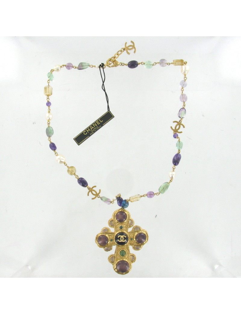 Collier CHANEL croix et perles multicolores