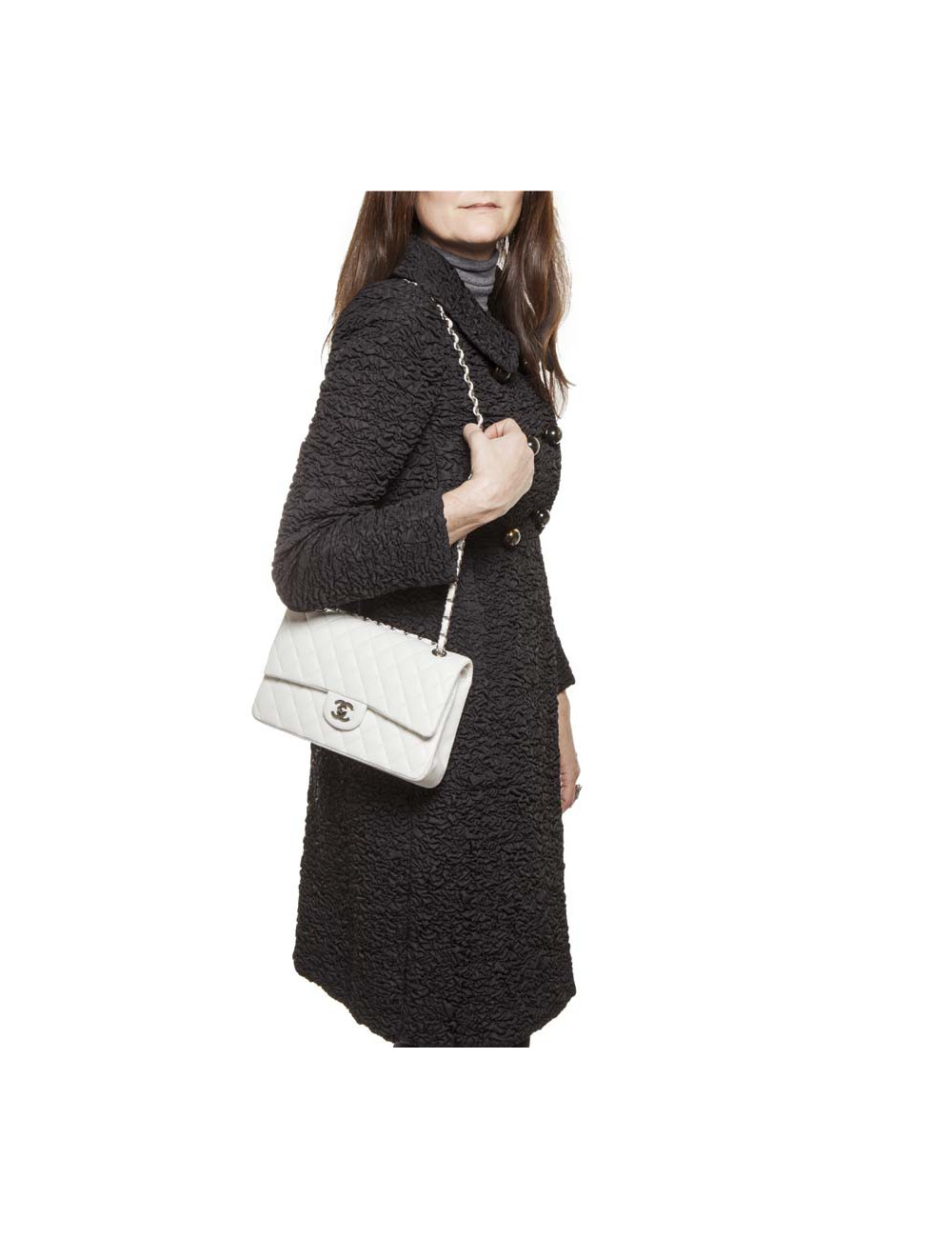 Sac timeless CHANEL cuir d'agneau blanc matelassé