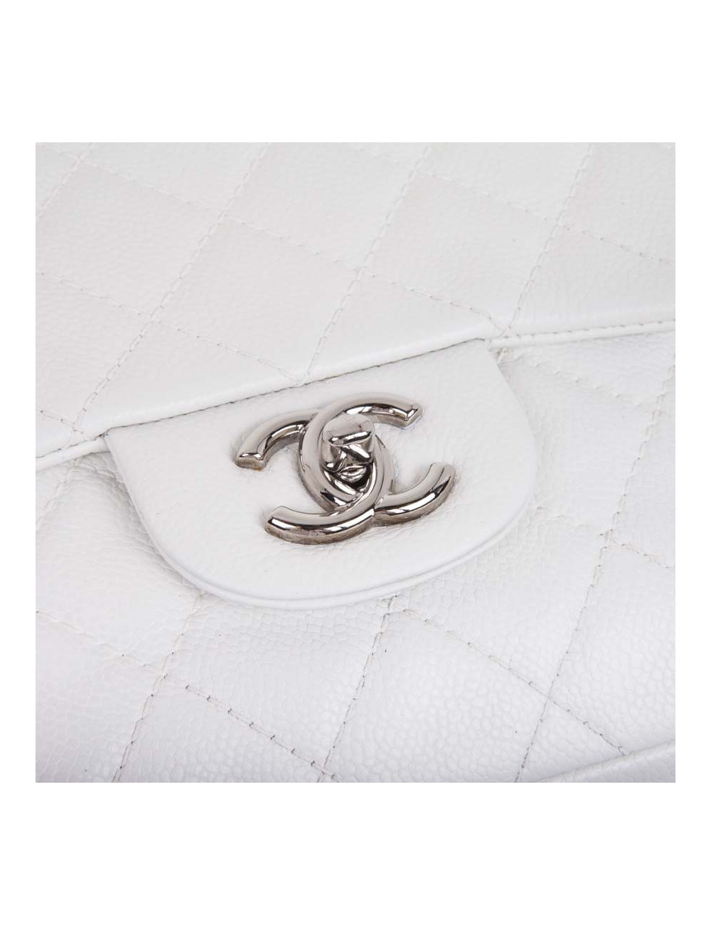 CHANEL Jumbo bag in white grained leather
