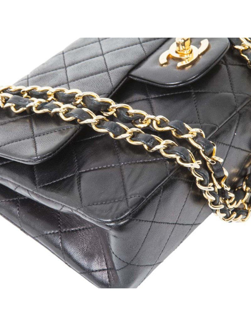 Sac Timeless CHANEL cuir d'agneau lisse matelassé noir